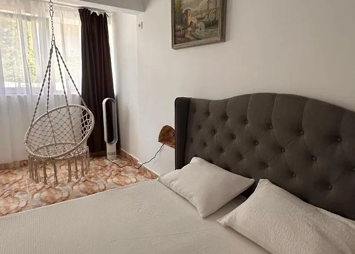 Forest House Деревянный коттедж *